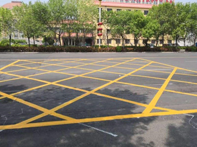 通州小区交通黄色网格线
