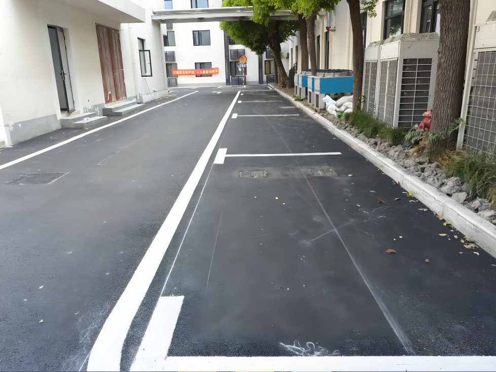 通州园区道路画车位线
